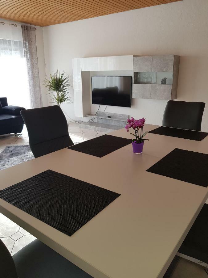 Ferienwohnung Tinas Beauty Некарщайнах Екстериор снимка