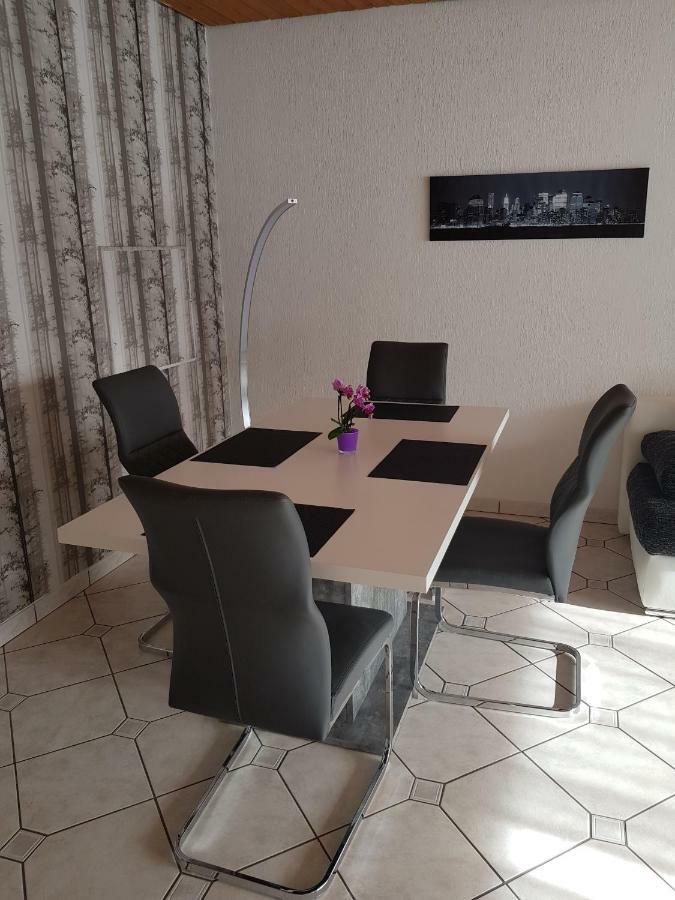 Ferienwohnung Tinas Beauty Некарщайнах Екстериор снимка