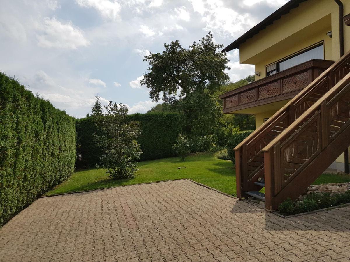 Ferienwohnung Tinas Beauty Некарщайнах Екстериор снимка