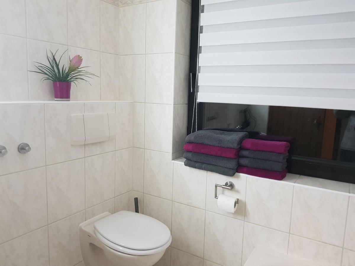 Ferienwohnung Tinas Beauty Некарщайнах Екстериор снимка